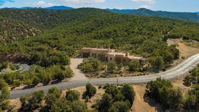 1071 S Summit Ridge, Santa Fe, NM 87501