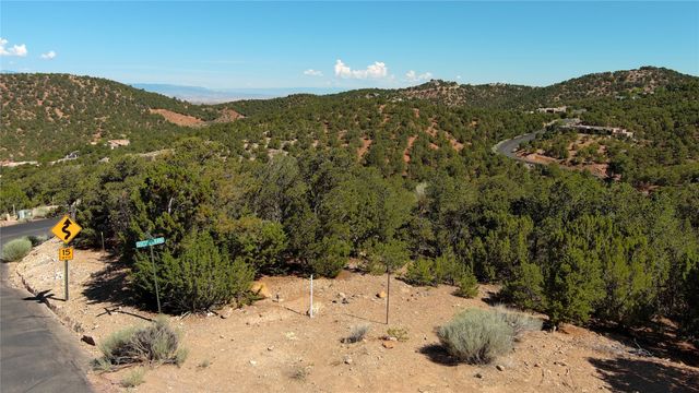 1071 S Summit Ridge, Santa Fe, NM 87501