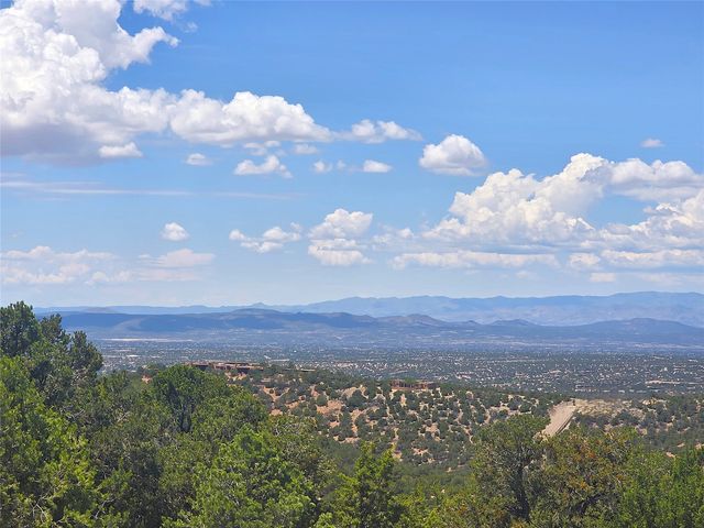 1071 S Summit Ridge, Santa Fe, NM 87501