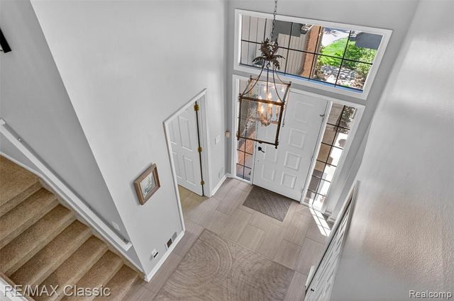 37828 Avon Lane, Farmington Hills, MI 48331
