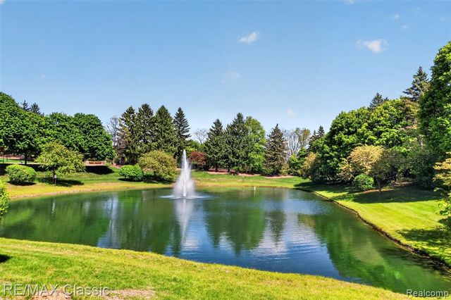 37828 Avon Lane, Farmington Hills, MI 48331