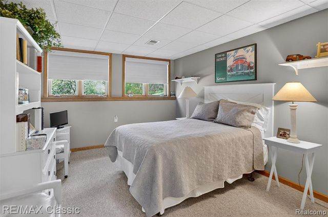 37828 Avon Lane, Farmington Hills, MI 48331