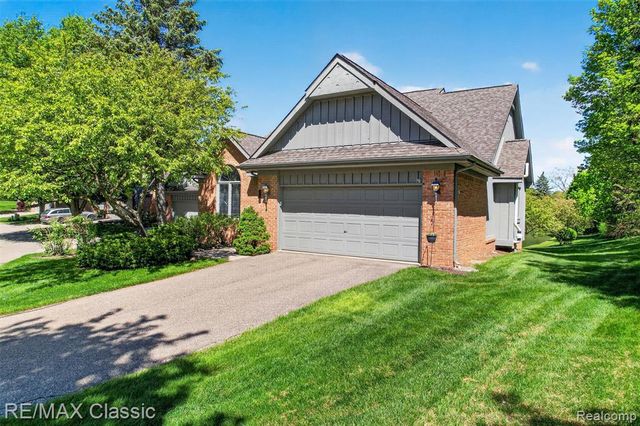 37828 Avon Lane, Farmington Hills, MI 48331