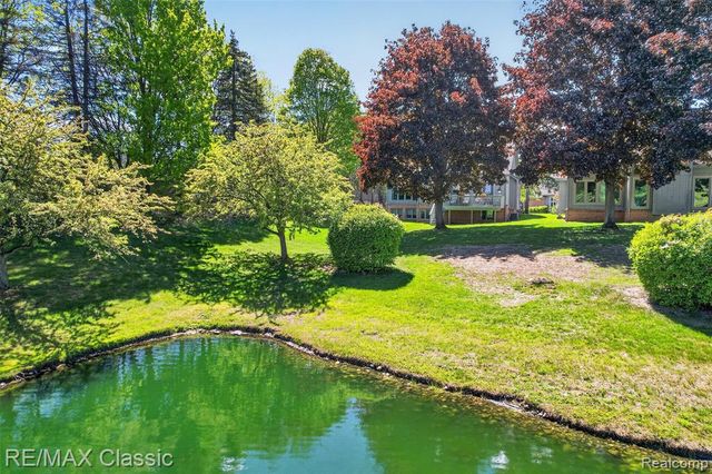 37828 Avon Lane, Farmington Hills, MI 48331