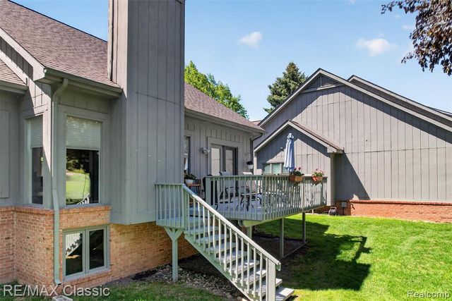37828 Avon Lane, Farmington Hills, MI 48331