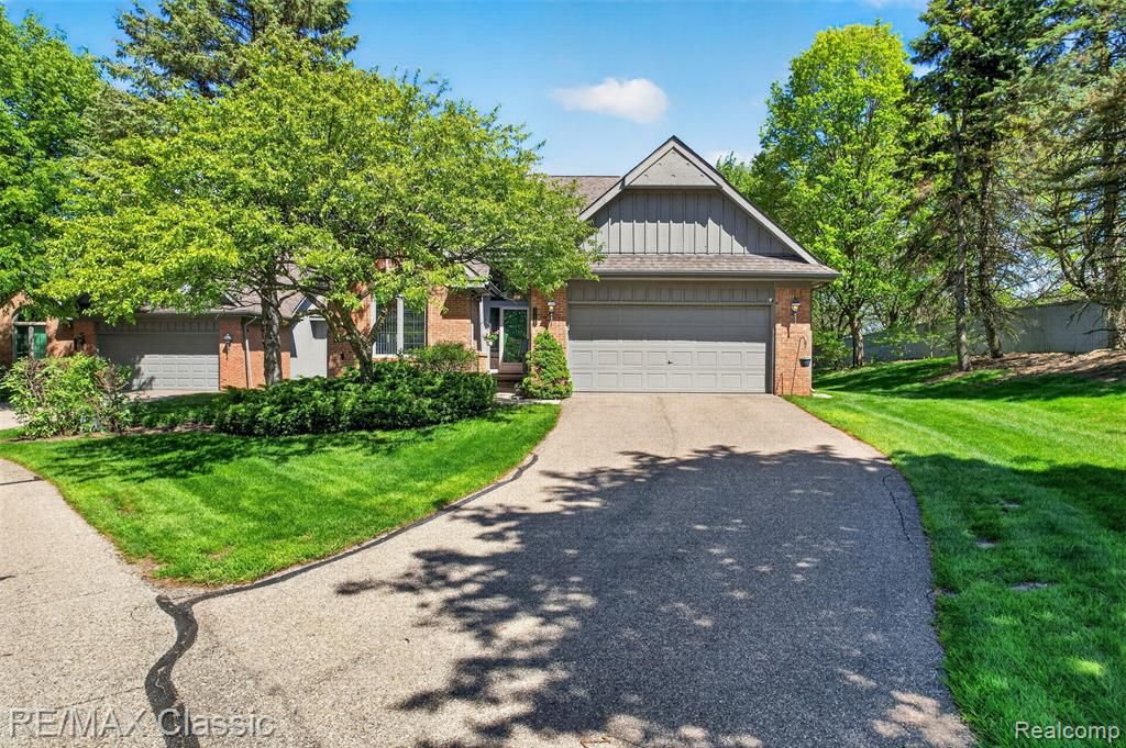 37828 Avon Lane, Farmington Hills, MI 48331