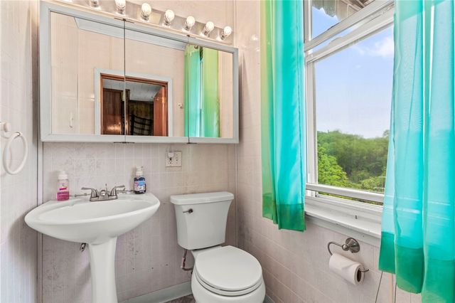 1908 Saint Paul St, South Side, PA 15203