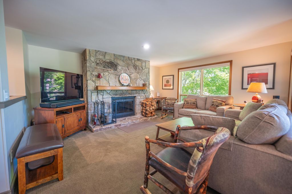 4E Trailside Village Way H21, Dover, VT 05356