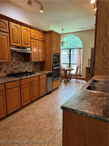 700 Timber Ridge Road, Howe, OK 74937