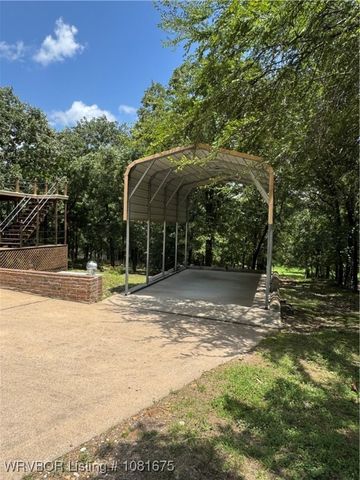 700 Timber Ridge Road, Howe, OK 74937