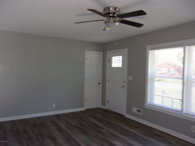 4512 Janice Way, Louisville, KY 40216