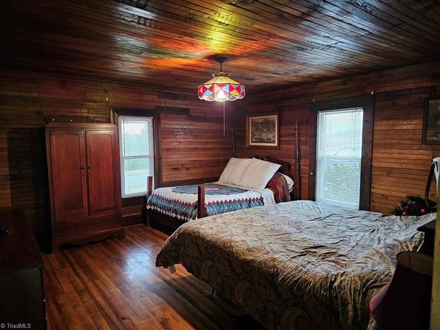 4793 Cheek Mountain Road, Laurel Springs, NC 28644