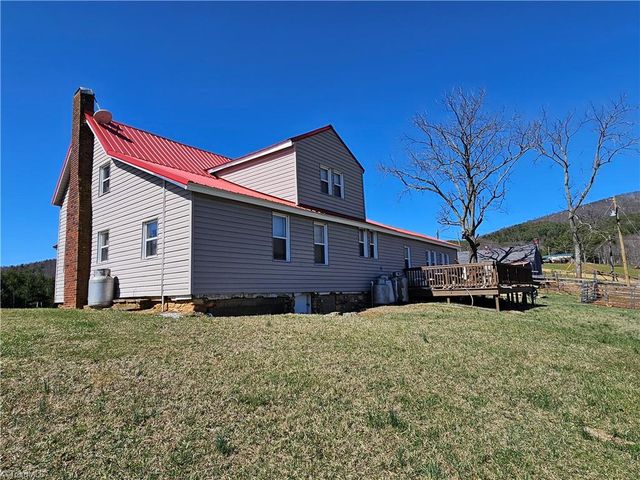 4793 Cheek Mountain Road, Laurel Springs, NC 28644