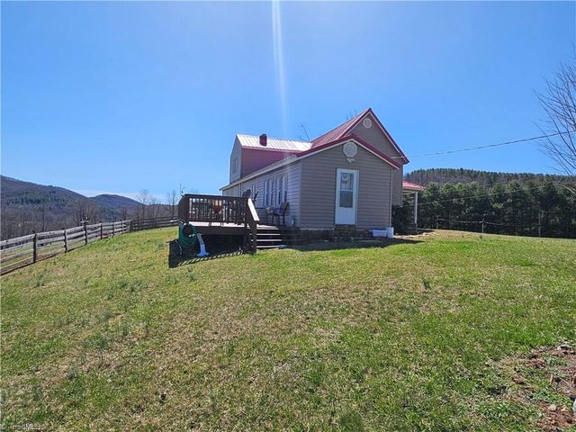 4793 Cheek Mountain Road, Laurel Springs, NC 28644