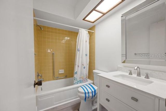 3351 STONEHAVEN COURT W C, Palm Harbor, FL 34684