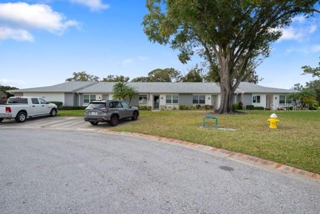 3351 STONEHAVEN COURT W C, Palm Harbor, FL 34684