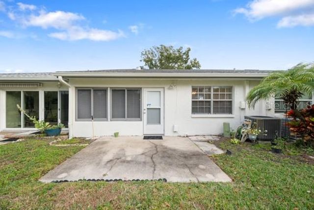 3351 STONEHAVEN COURT W C, Palm Harbor, FL 34684