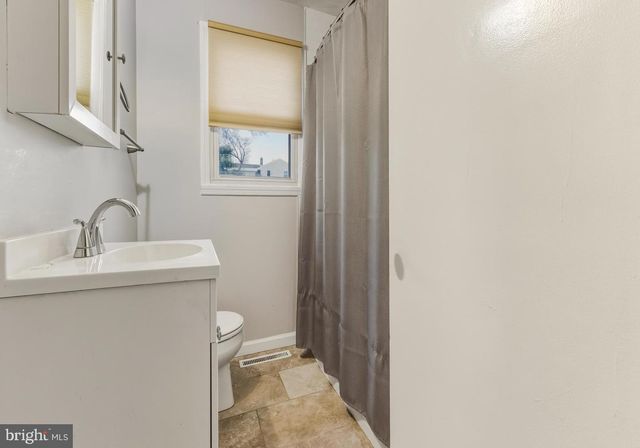 19 BEECH PL, West Deptford, NJ 08096