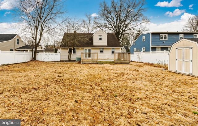 19 BEECH PL, West Deptford, NJ 08096