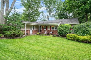44 Winslow Lane, Smithtown, NY 11787