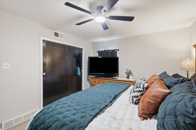 3528 Meadow Oaks Drive, Haltom City, TX 76117
