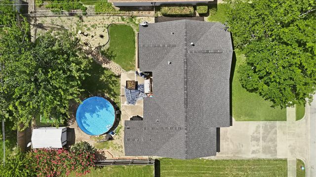 3528 Meadow Oaks Drive, Haltom City, TX 76117