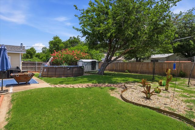 3528 Meadow Oaks Drive, Haltom City, TX 76117
