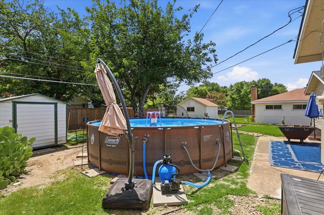 3528 Meadow Oaks Drive, Haltom City, TX 76117