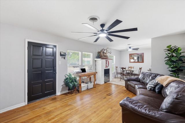 3528 Meadow Oaks Drive, Haltom City, TX 76117