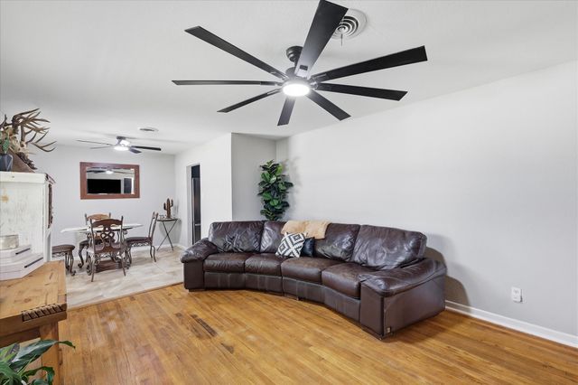 3528 Meadow Oaks Drive, Haltom City, TX 76117