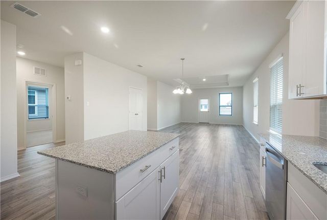 181 Sugarberry DR, Buda, TX 78610