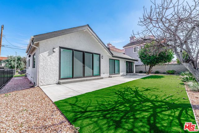 5941 Etiwanda Avenue, Tarzana (los Angeles), CA 91356