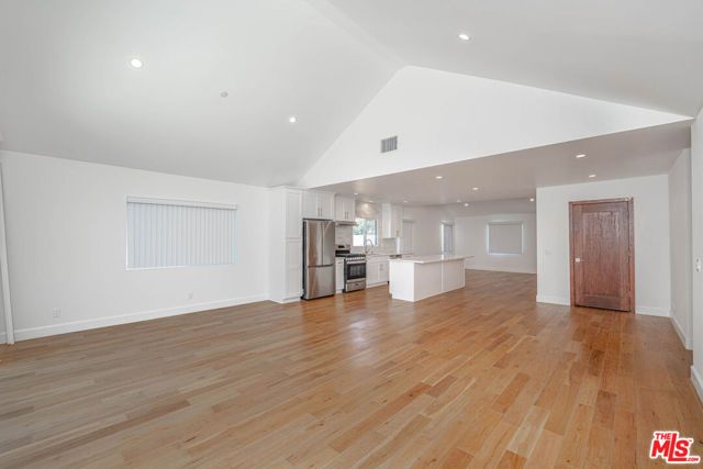 5941 Etiwanda Avenue, Tarzana (los Angeles), CA 91356