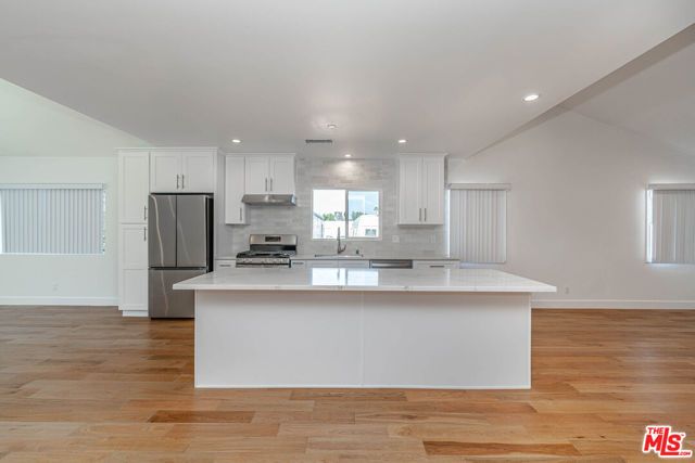 5941 Etiwanda Avenue, Tarzana (los Angeles), CA 91356
