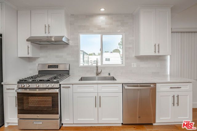 5941 Etiwanda Avenue, Tarzana (los Angeles), CA 91356