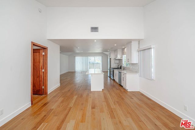 5941 Etiwanda Avenue, Tarzana (los Angeles), CA 91356