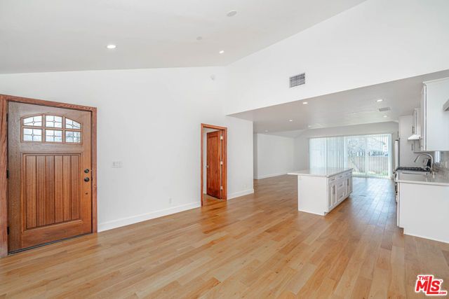 5941 Etiwanda Avenue, Tarzana (los Angeles), CA 91356