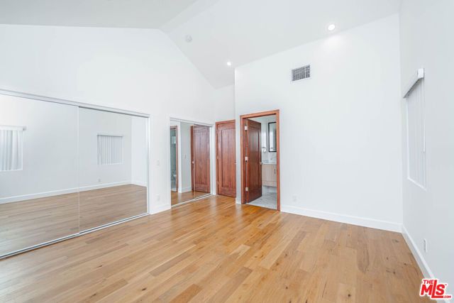 5941 Etiwanda Avenue, Tarzana (los Angeles), CA 91356