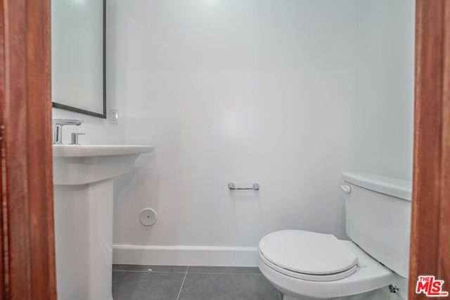 5941 Etiwanda Avenue, Tarzana (los Angeles), CA 91356