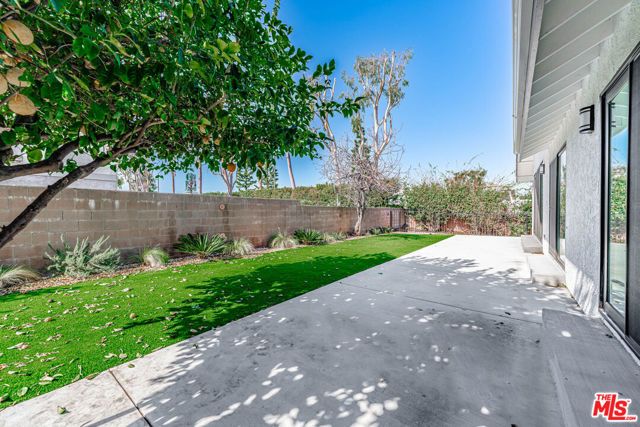 5941 Etiwanda Avenue, Tarzana (los Angeles), CA 91356
