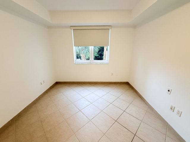 19900 E Country Club Drive 210, Aventura, FL 33180
