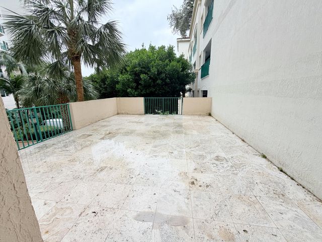 19900 E Country Club Drive 210, Aventura, FL 33180