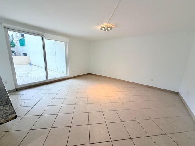 19900 E Country Club Drive 210, Aventura, FL 33180