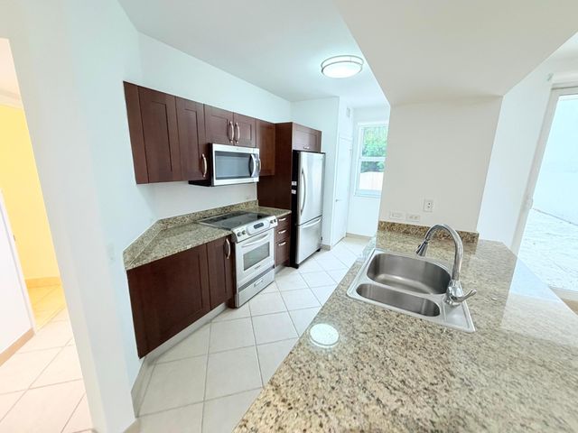 19900 E Country Club Drive 210, Aventura, FL 33180