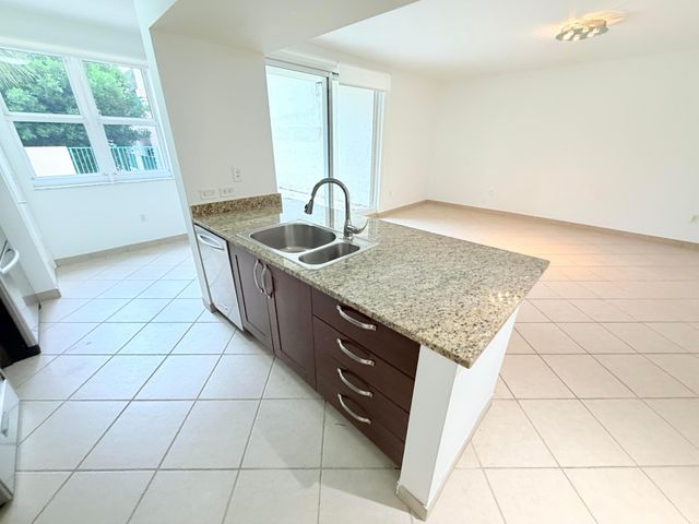 19900 E Country Club Drive 210, Aventura, FL 33180
