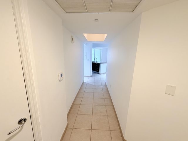 19900 E Country Club Drive 210, Aventura, FL 33180