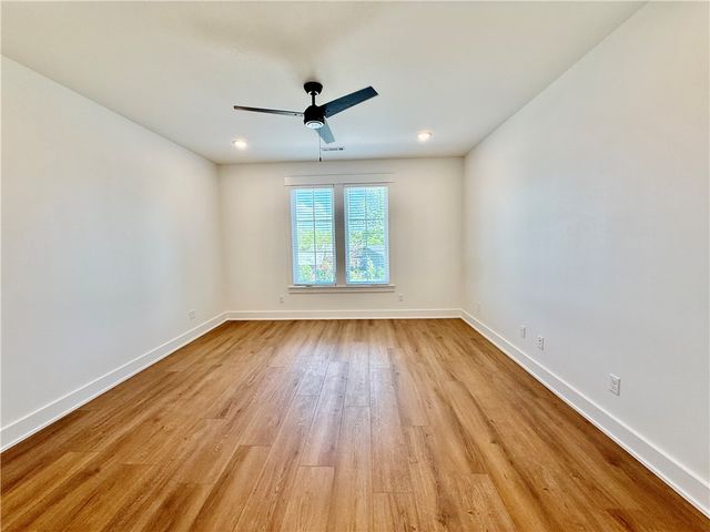 825 NW 14th Street, Bentonville, AR 72712