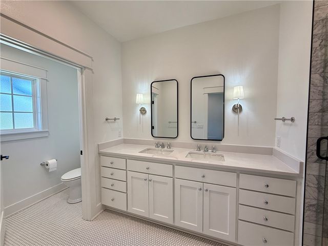 825 NW 14th Street, Bentonville, AR 72712