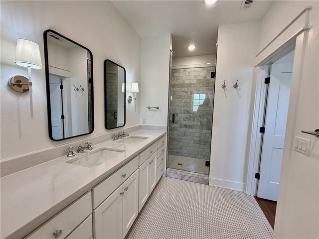 825 NW 14th Street, Bentonville, AR 72712