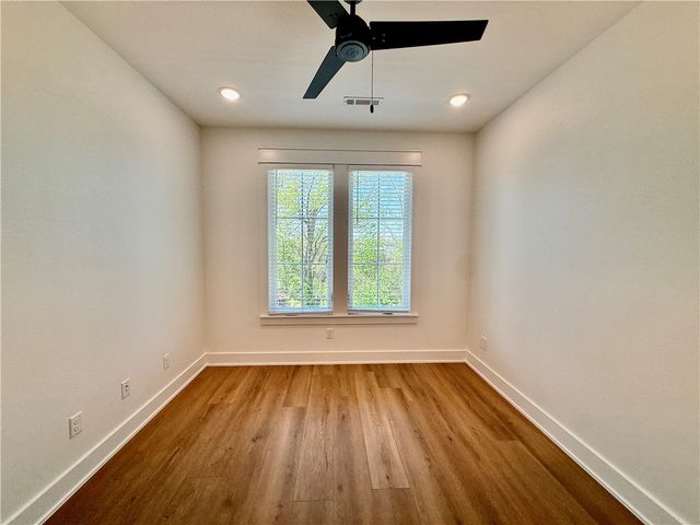 825 NW 14th Street, Bentonville, AR 72712